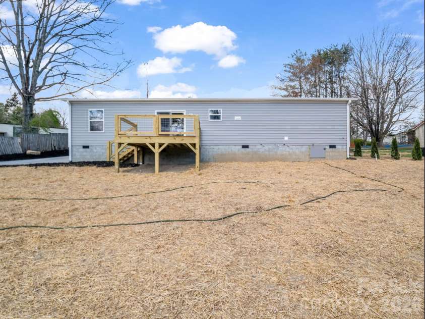 129 Haven Road, East Flat Rock, NC 28726.  MLS# CAR4363953, YatesRealty ID 18817. 