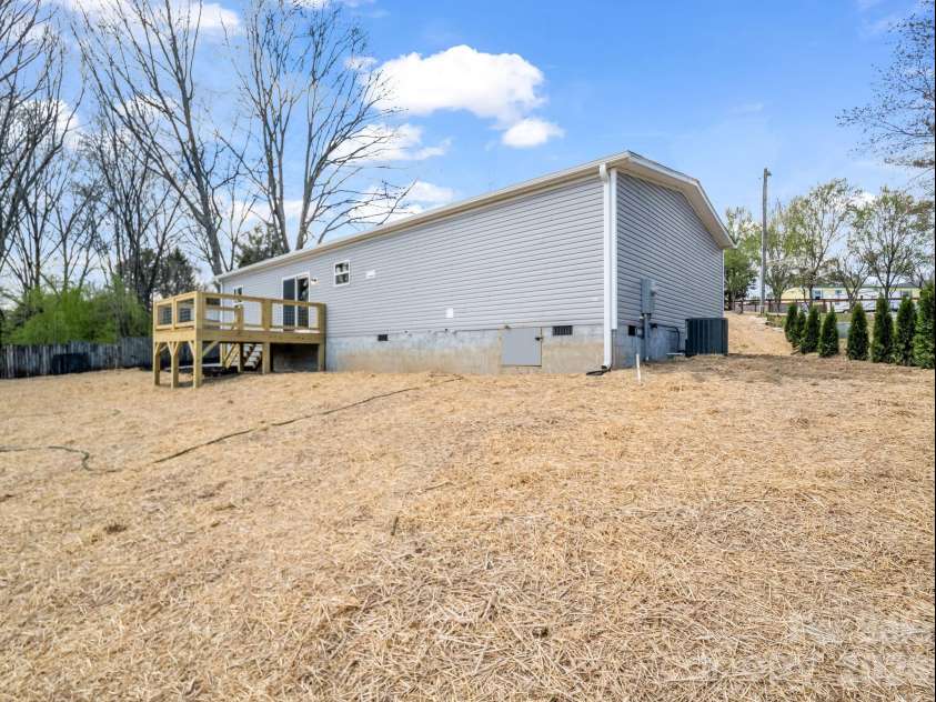 129 Haven Road, East Flat Rock, NC 28726.  MLS# CAR4363953, YatesRealty ID 18817. 