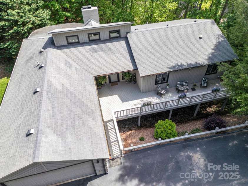 97 Ballantree Drive, Asheville, NC 28803.  MLS# CAR4231911, YatesRealty ID 18818. 