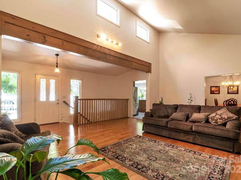 97 Ballantree Drive, Asheville, NC 28803.  MLS# CAR4231911, YatesRealty ID 18818. Spacious open-concept main floor