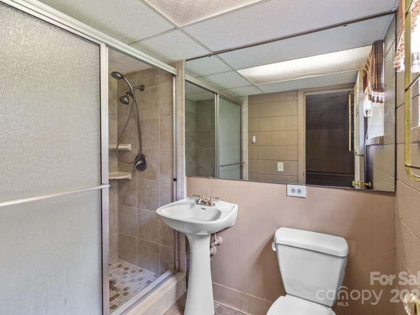 885 Roy Cline Road, Rockwell, NC 28138.  MLS# CAR4268618, YatesRealty ID 18819. Full bath off rec room