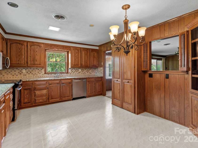 885 Roy Cline Road, Rockwell, NC 28138.  MLS# CAR4268618, YatesRealty ID 18819. Lots of space to cook