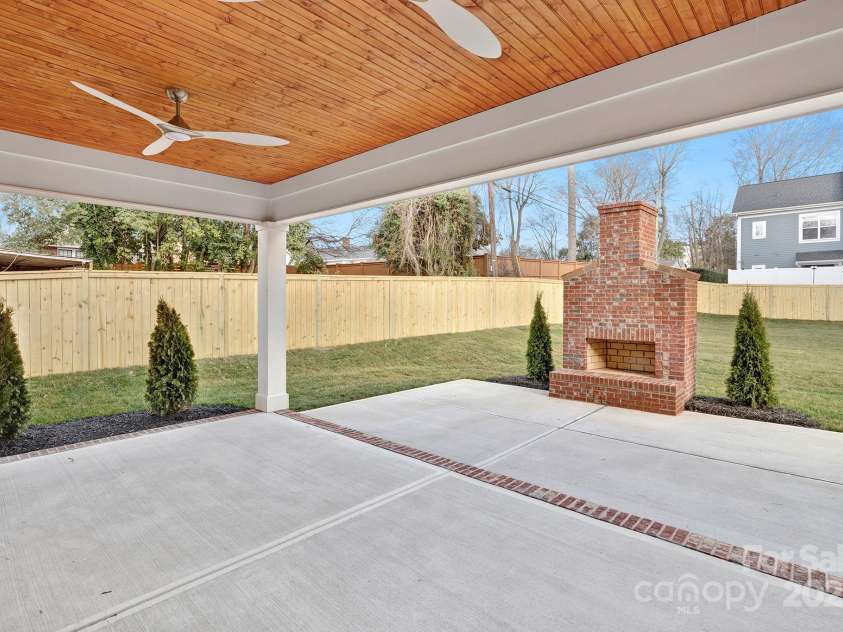 1817 Mint Street, Charlotte, NC 28203.  MLS# CAR4230999, YatesRealty ID 1882. 