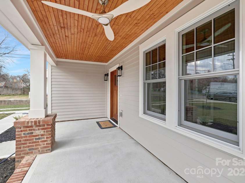 1817 Mint Street, Charlotte, NC 28203.  MLS# CAR4230999, YatesRealty ID 1882. 
