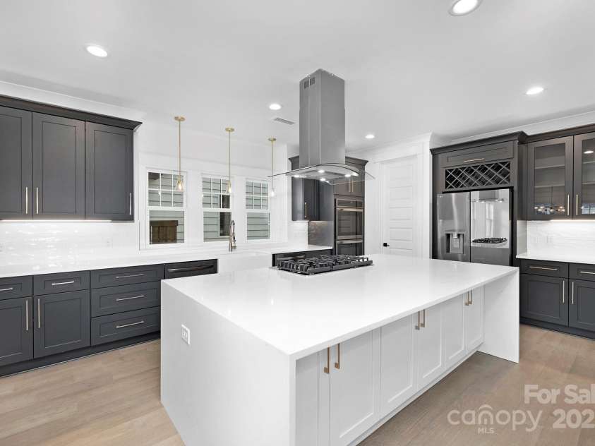 1817 Mint Street, Charlotte, NC 28203.  MLS# CAR4230999, YatesRealty ID 1882. 