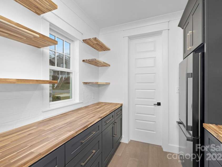 1817 Mint Street, Charlotte, NC 28203.  MLS# CAR4230999, YatesRealty ID 1882. 