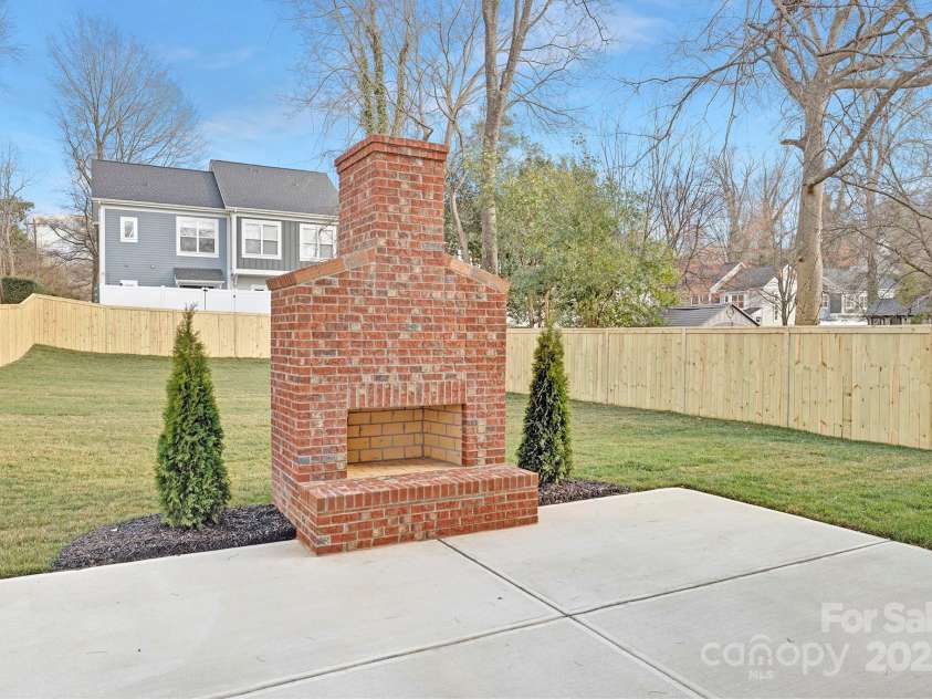 1817 Mint Street, Charlotte, NC 28203.  MLS# CAR4230999, YatesRealty ID 1882. 