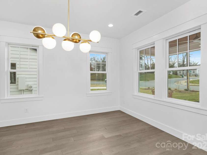 1817 Mint Street, Charlotte, NC 28203.  MLS# CAR4230999, YatesRealty ID 1882. Dining room
