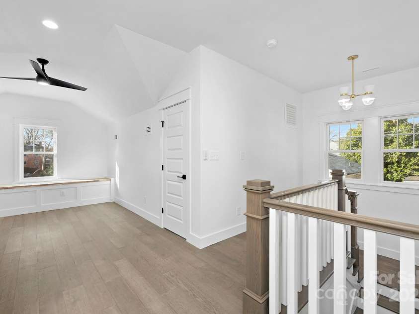 1817 Mint Street, Charlotte, NC 28203.  MLS# CAR4230999, YatesRealty ID 1882. Loft