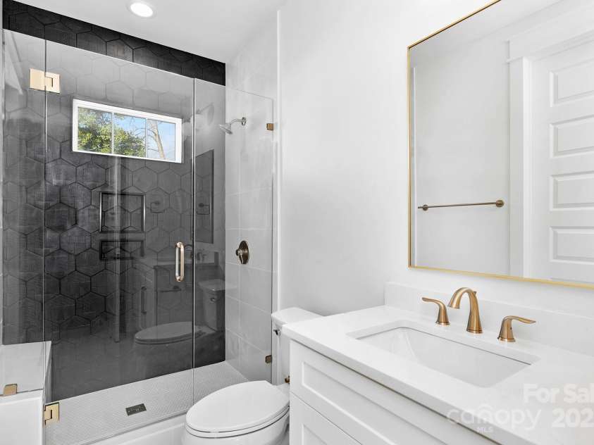 1817 Mint Street, Charlotte, NC 28203.  MLS# CAR4230999, YatesRealty ID 1882. Main level bathroom