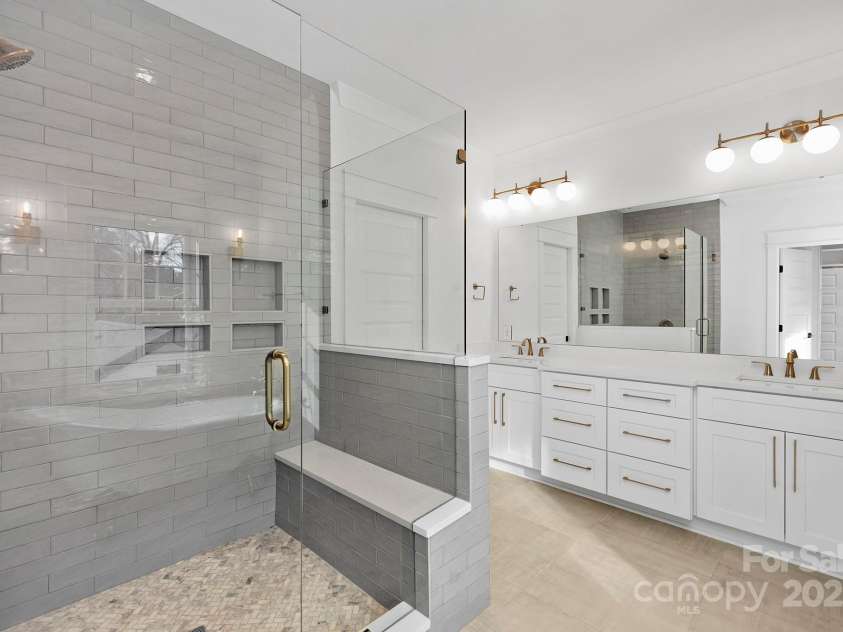 1817 Mint Street, Charlotte, NC 28203.  MLS# CAR4230999, YatesRealty ID 1882. Primary bath
