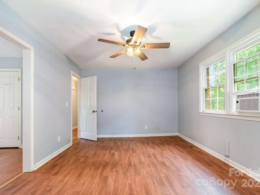 302 Kimberlee Drive, Shelby, NC 28152.  MLS# CAR4248743, YatesRealty ID 18820. 