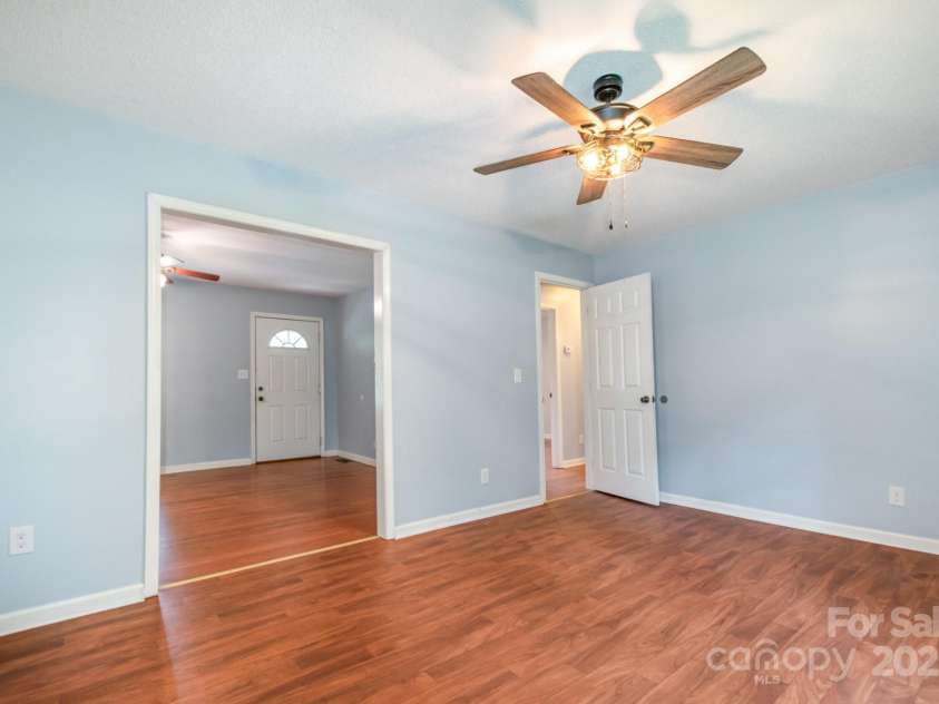 302 Kimberlee Drive, Shelby, NC 28152.  MLS# CAR4248743, YatesRealty ID 18820. 