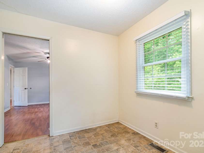 302 Kimberlee Drive, Shelby, NC 28152.  MLS# CAR4248743, YatesRealty ID 18820. 