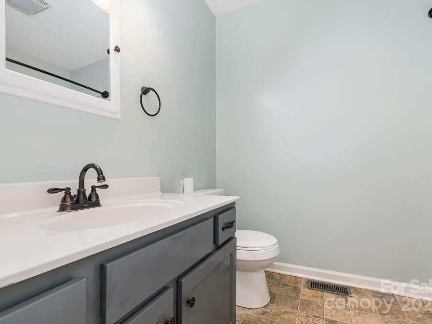 302 Kimberlee Drive, Shelby, NC 28152.  MLS# CAR4248743, YatesRealty ID 18820. 