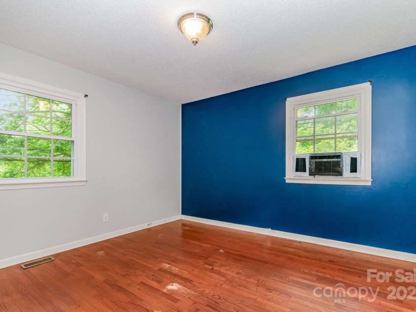 302 Kimberlee Drive, Shelby, NC 28152.  MLS# CAR4248743, YatesRealty ID 18820. 