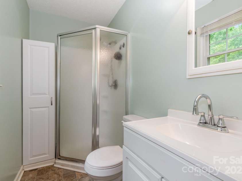 302 Kimberlee Drive, Shelby, NC 28152.  MLS# CAR4248743, YatesRealty ID 18820. 