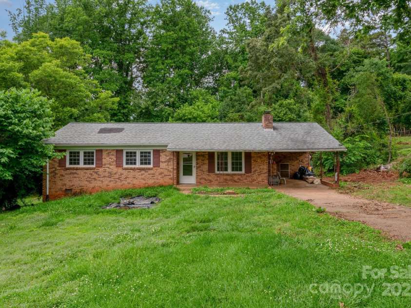 302 Kimberlee Drive, Shelby, NC 28152.  MLS# CAR4248743, YatesRealty ID 18820. 
