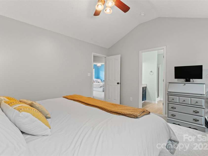 13430 Norseman Lane, Huntersville, NC 28078.  MLS# CAR4256800, YatesRealty ID 18821. 