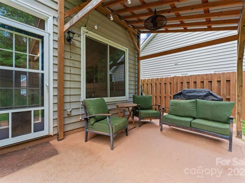 13430 Norseman Lane, Huntersville, NC 28078.  MLS# CAR4256800, YatesRealty ID 18821. 