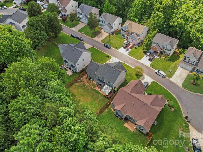 13430 Norseman Lane, Huntersville, NC 28078.  MLS# CAR4256800, YatesRealty ID 18821. 