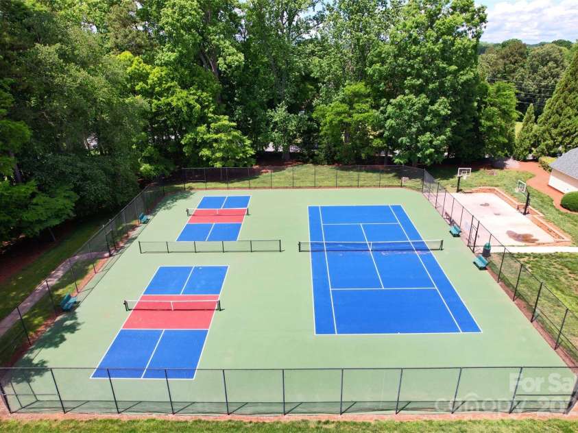 13430 Norseman Lane, Huntersville, NC 28078.  MLS# CAR4256800, YatesRealty ID 18821. 