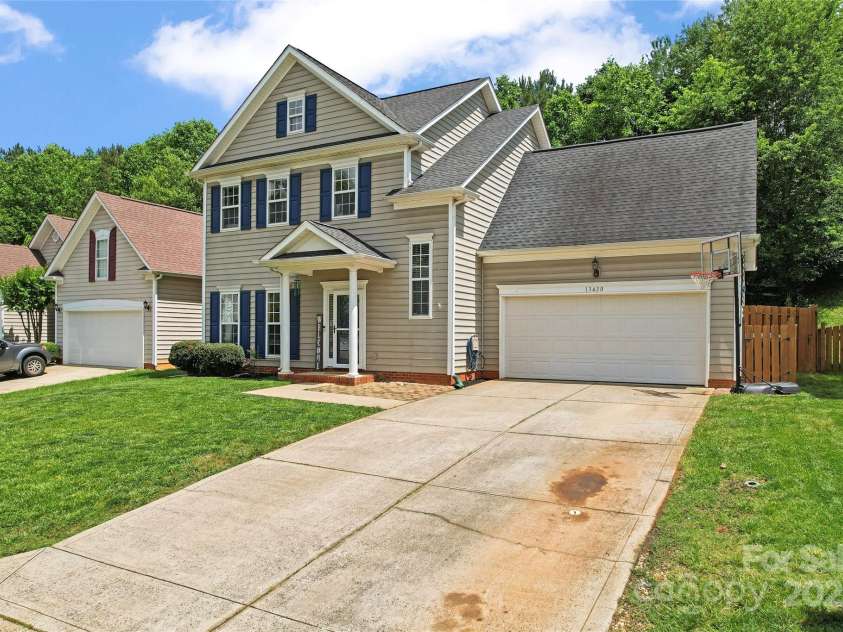 13430 Norseman Lane, Huntersville, NC 28078.  MLS# CAR4256800, YatesRealty ID 18821. 
