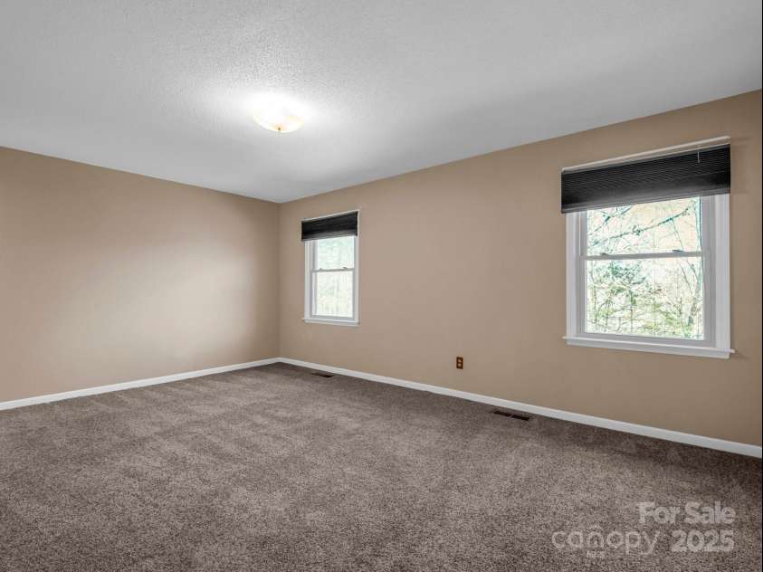 60 Vista View Court, Etowah, NC 28729.  MLS# CAR4217960, YatesRealty ID 18822. 