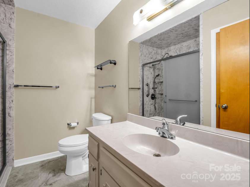 60 Vista View Court, Etowah, NC 28729.  MLS# CAR4217960, YatesRealty ID 18822. 