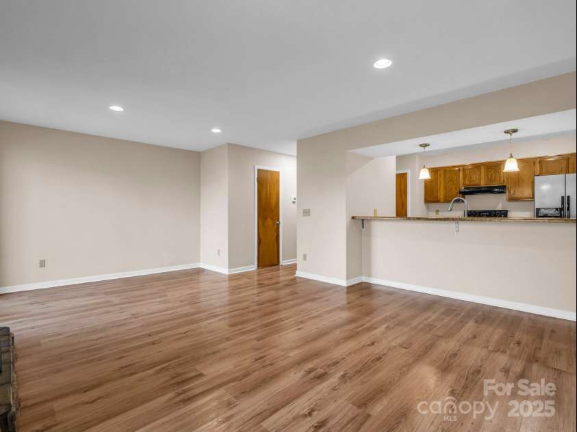 60 Vista View Court, Etowah, NC 28729.  MLS# CAR4217960, YatesRealty ID 18822. 