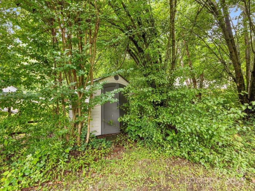 12529 Old Timber Road, Charlotte, NC 28269.  MLS# CAR4265449, YatesRealty ID 18823. Backyard