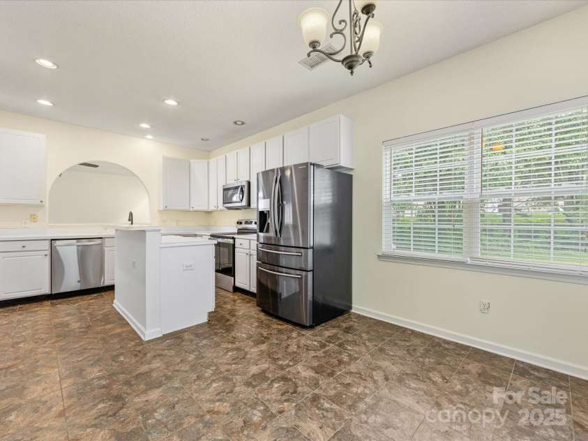 12529 Old Timber Road, Charlotte, NC 28269.  MLS# CAR4265449, YatesRealty ID 18823. Breakfast nook