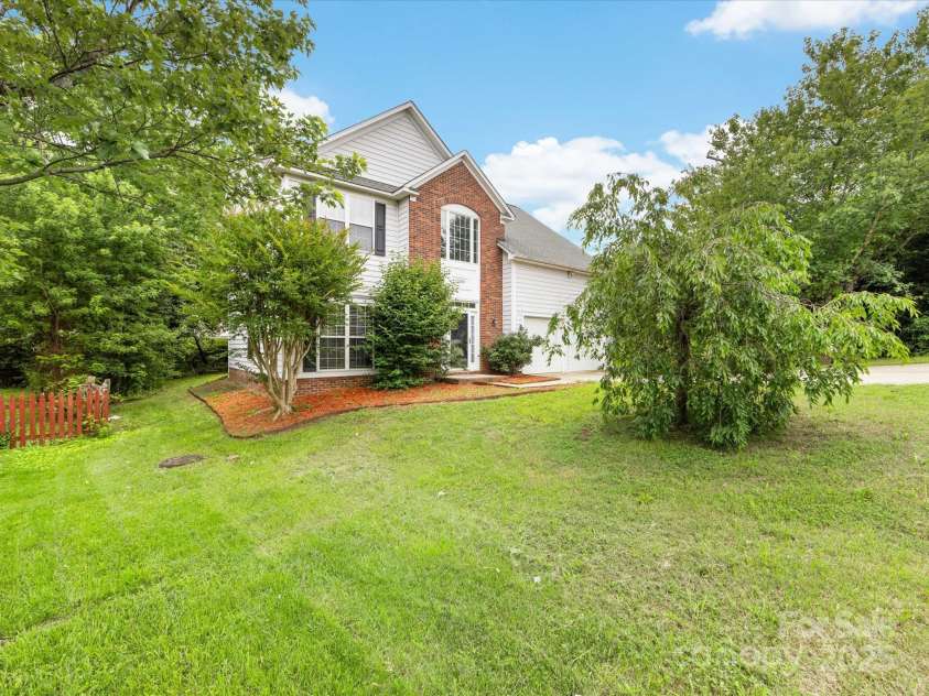 12529 Old Timber Road, Charlotte, NC 28269.  MLS# CAR4265449, YatesRealty ID 18823. Front exterior