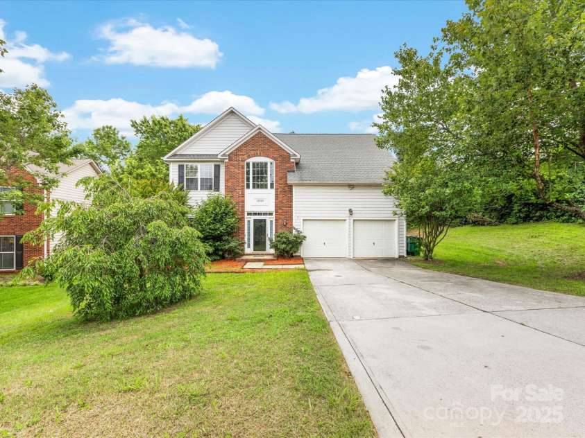 12529 Old Timber Road, Charlotte, NC 28269.  MLS# CAR4265449, YatesRealty ID 18823. Front exterior