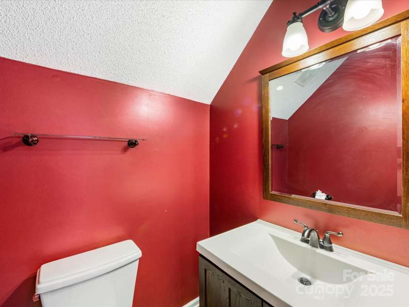 12529 Old Timber Road, Charlotte, NC 28269.  MLS# CAR4265449, YatesRealty ID 18823. Half bath