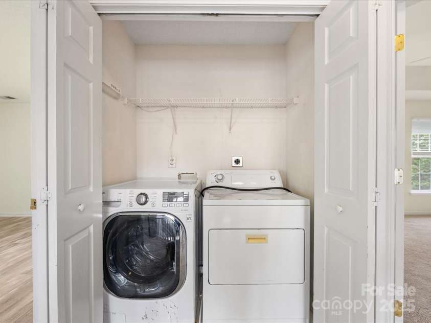 12529 Old Timber Road, Charlotte, NC 28269.  MLS# CAR4265449, YatesRealty ID 18823. Laundry area