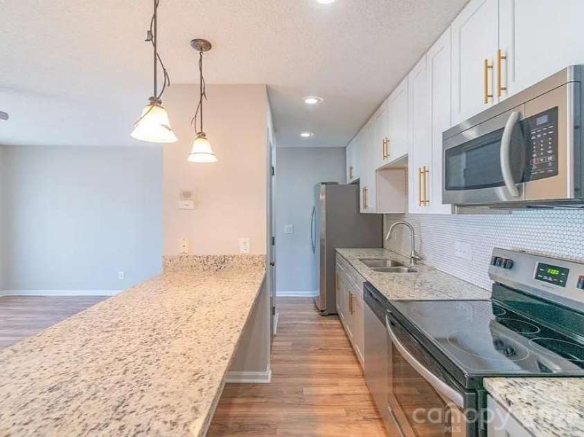 6112 Meadow Rose Lane, Charlotte, NC 28215.  MLS# CAR4365840, YatesRealty ID 18823. 