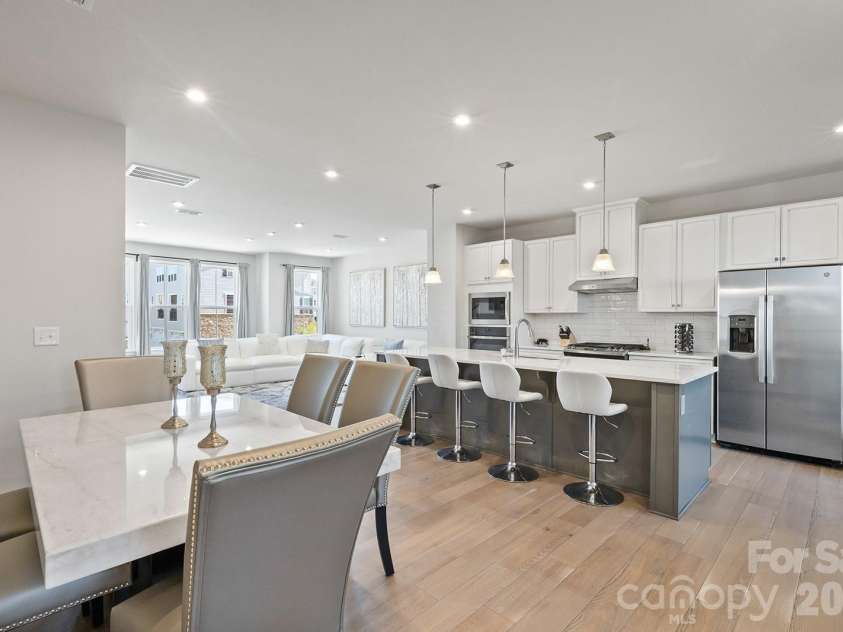 9866 Oaklawn Boulevard, Huntersville, NC 28078.  MLS# CAR4368948, YatesRealty ID 18824. 