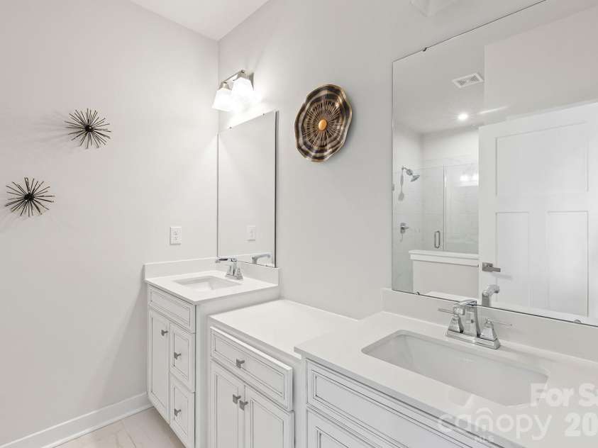 9866 Oaklawn Boulevard, Huntersville, NC 28078.  MLS# CAR4368948, YatesRealty ID 18824. 