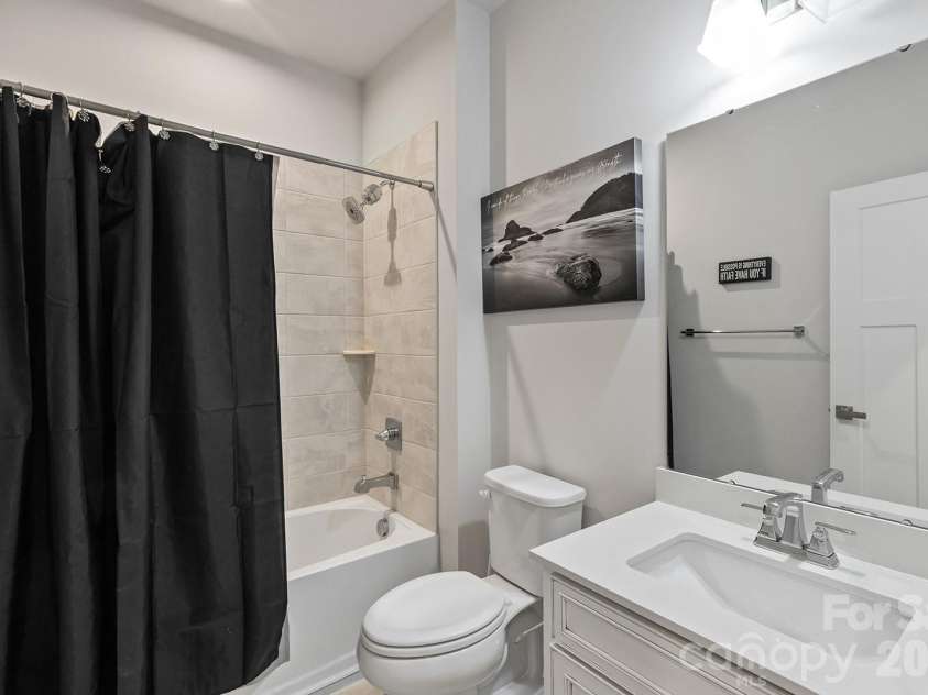 9866 Oaklawn Boulevard, Huntersville, NC 28078.  MLS# CAR4368948, YatesRealty ID 18824. 