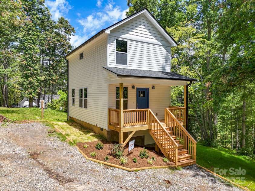 104 Forest Fern Lane, Alexander, NC 28701.  MLS# CAR4235359, YatesRealty ID 18825. 