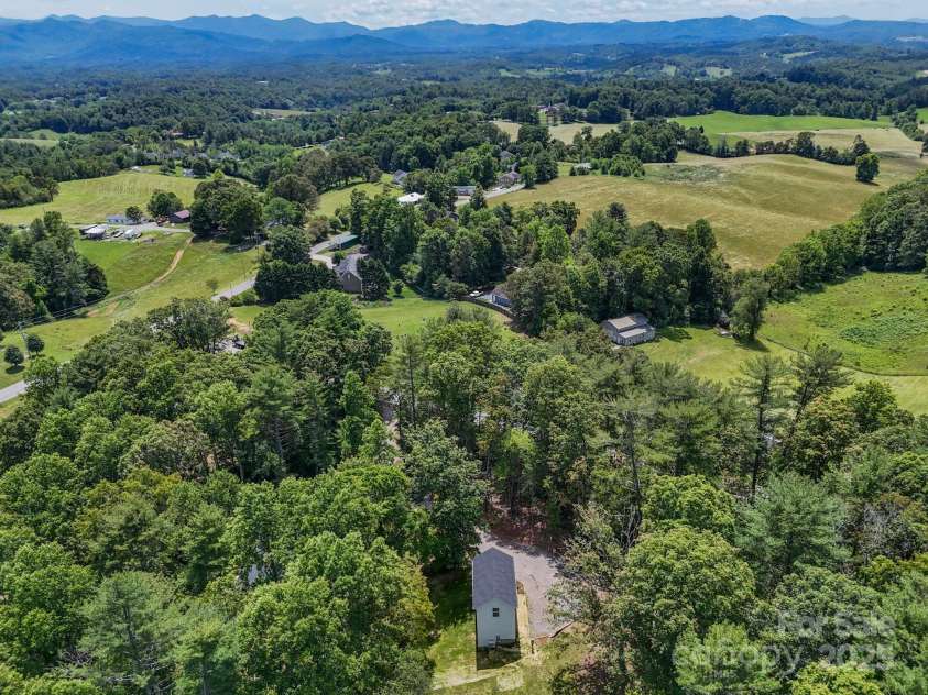 104 Forest Fern Lane, Alexander, NC 28701.  MLS# CAR4235359, YatesRealty ID 18825. 