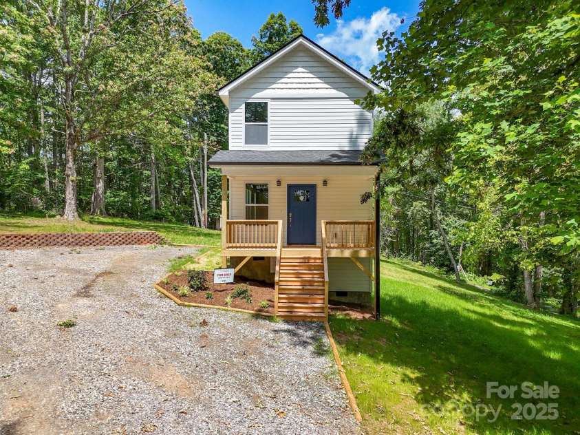 104 Forest Fern Lane, Alexander, NC 28701.  MLS# CAR4235359, YatesRealty ID 18825. 