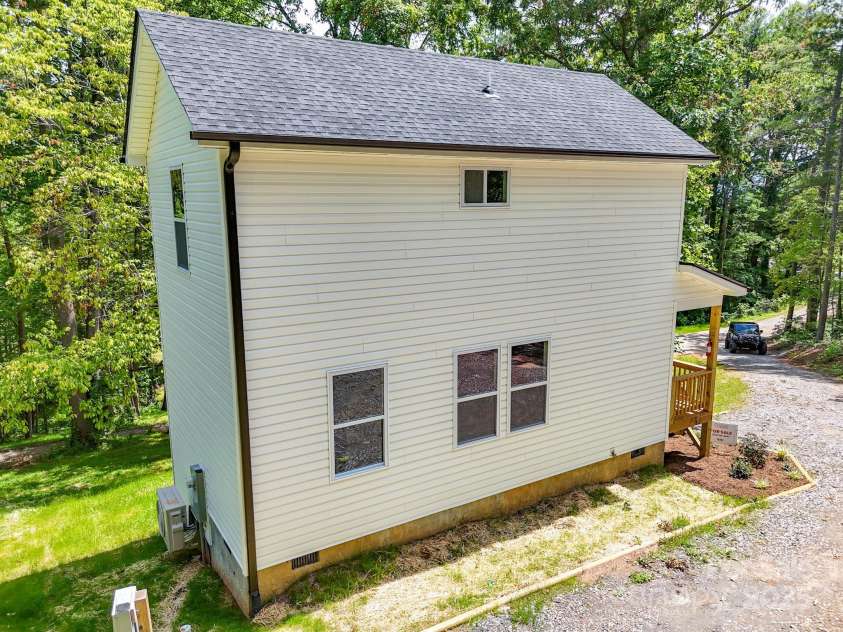 104 Forest Fern Lane, Alexander, NC 28701.  MLS# CAR4235359, YatesRealty ID 18825. 