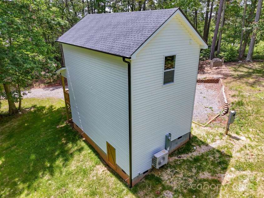 104 Forest Fern Lane, Alexander, NC 28701.  MLS# CAR4235359, YatesRealty ID 18825. 