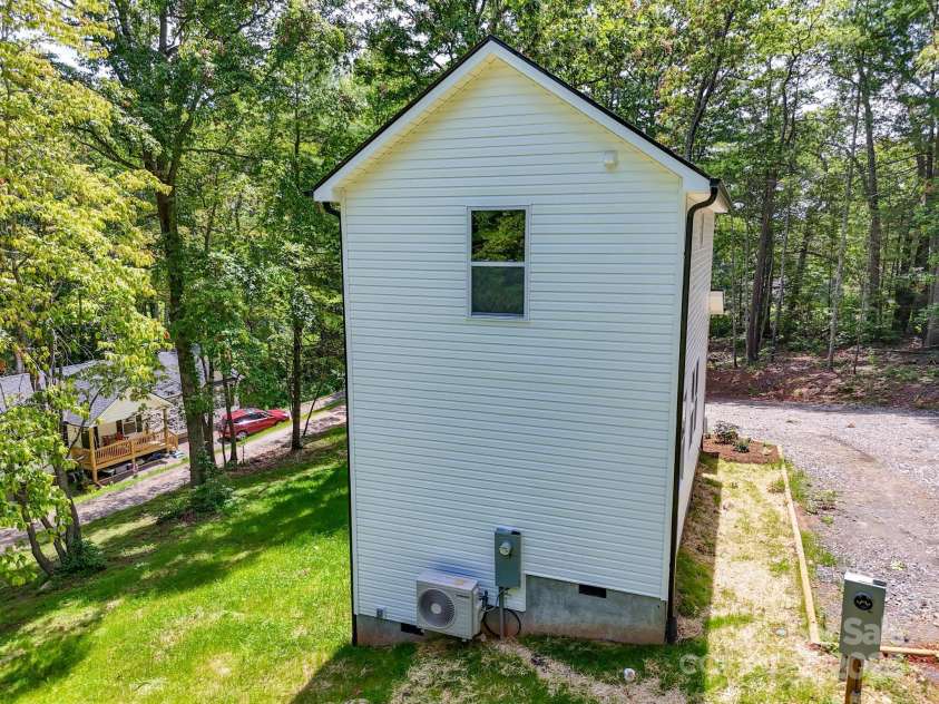 104 Forest Fern Lane, Alexander, NC 28701.  MLS# CAR4235359, YatesRealty ID 18825. 