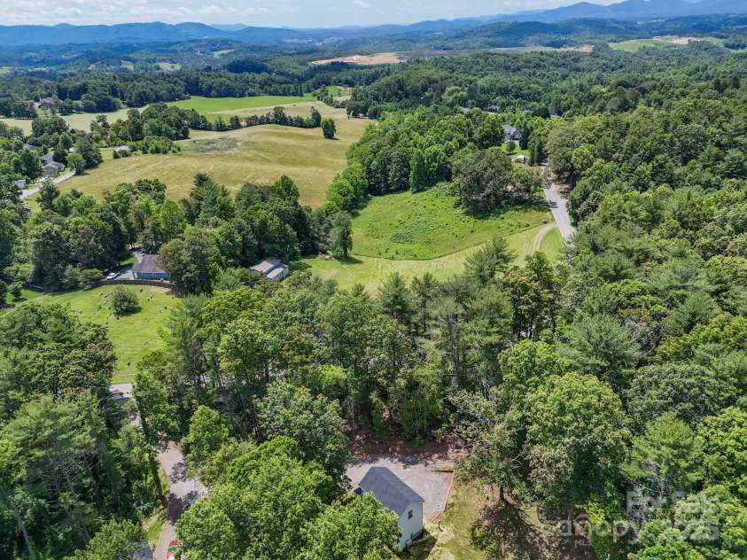 104 Forest Fern Lane, Alexander, NC 28701.  MLS# CAR4235359, YatesRealty ID 18825. 