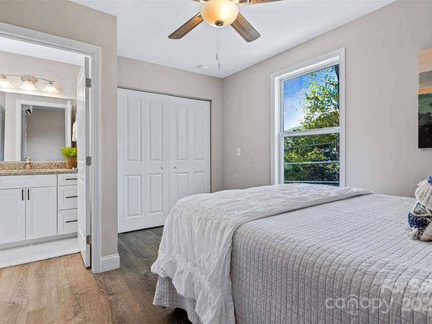 104 Forest Fern Lane, Alexander, NC 28701.  MLS# CAR4235359, YatesRealty ID 18825. 