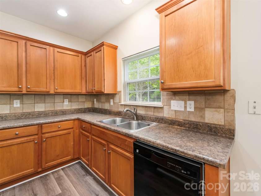 6507 Hermsley Road, Charlotte, NC 28278.  MLS# CAR4369896, YatesRealty ID 18825. 