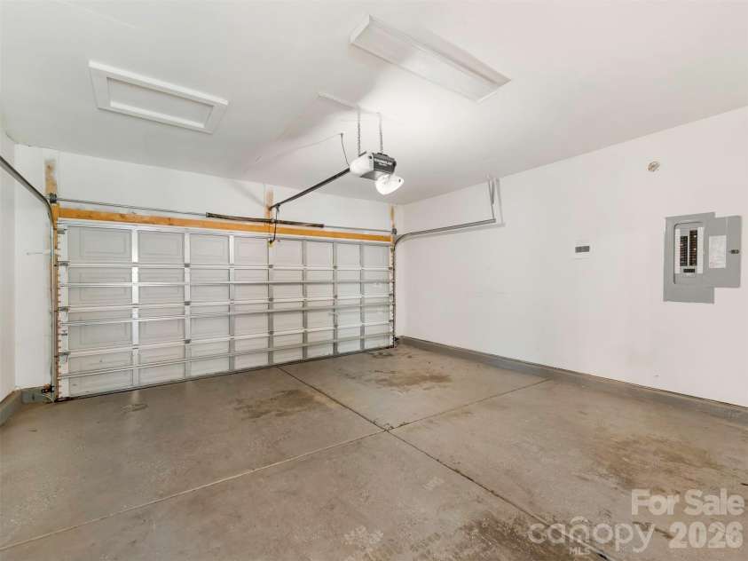 6507 Hermsley Road, Charlotte, NC 28278.  MLS# CAR4369896, YatesRealty ID 18825. 